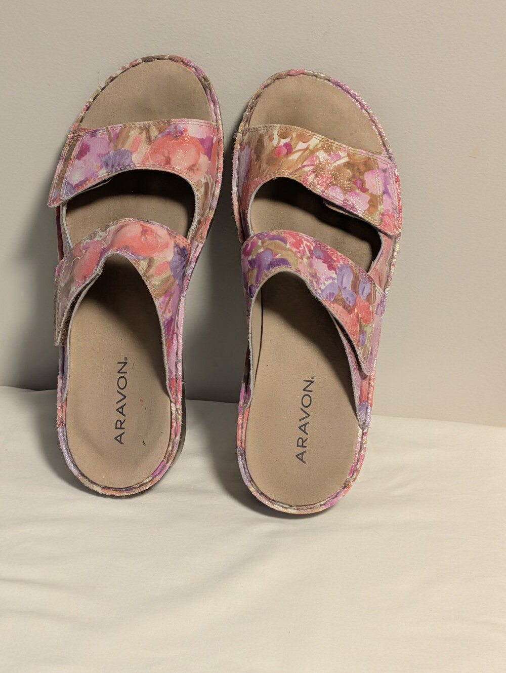 Aravon sandals. Floral Leather Uppers. Size 9. Adjustable Hook And Loop Straps.